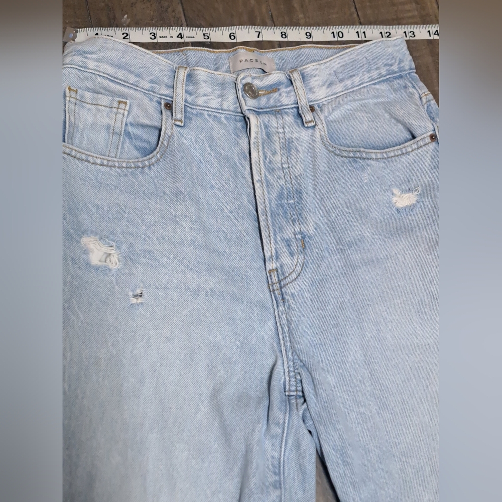 PacSun Women’s Dad Jeans Size 26 Light Wash Distressed High Rise 5 Button Fly - Picture 6 of 13